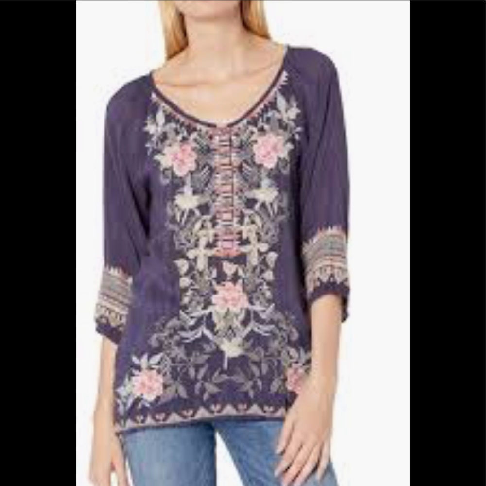 Johnny was blouse size small